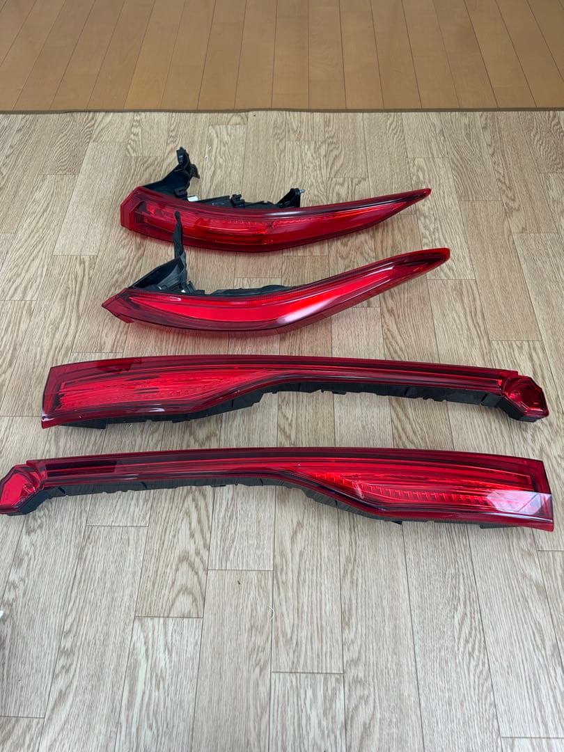 80ハリアー純正レッドテールランプ 4個セット