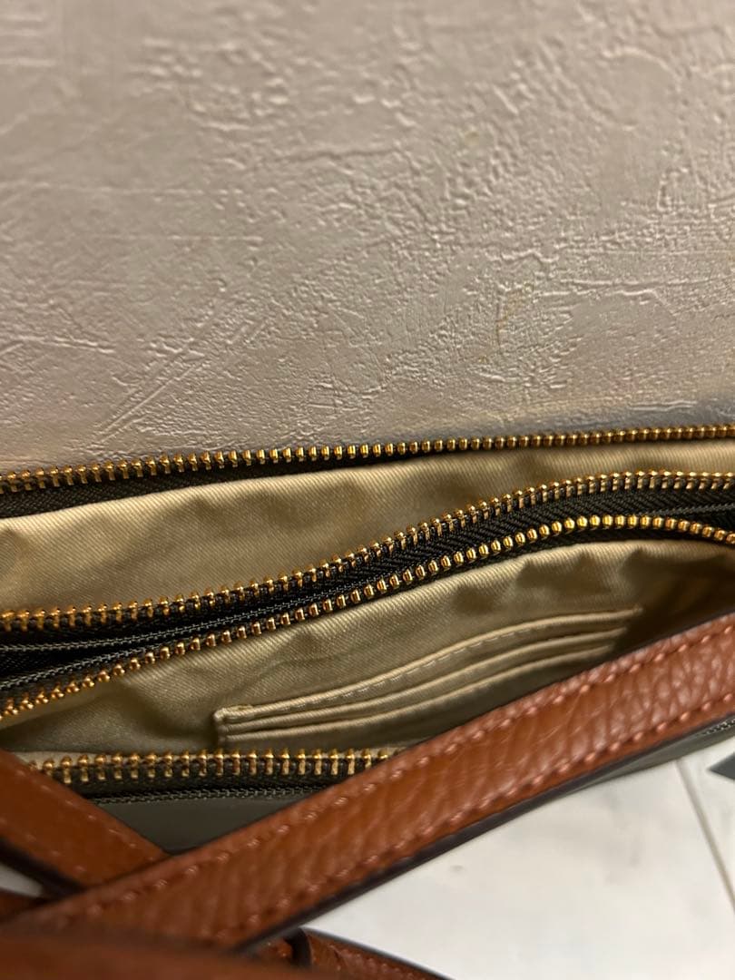 【新品・未使用】LAUREN ダークグリーンショルダーバッグ 中型