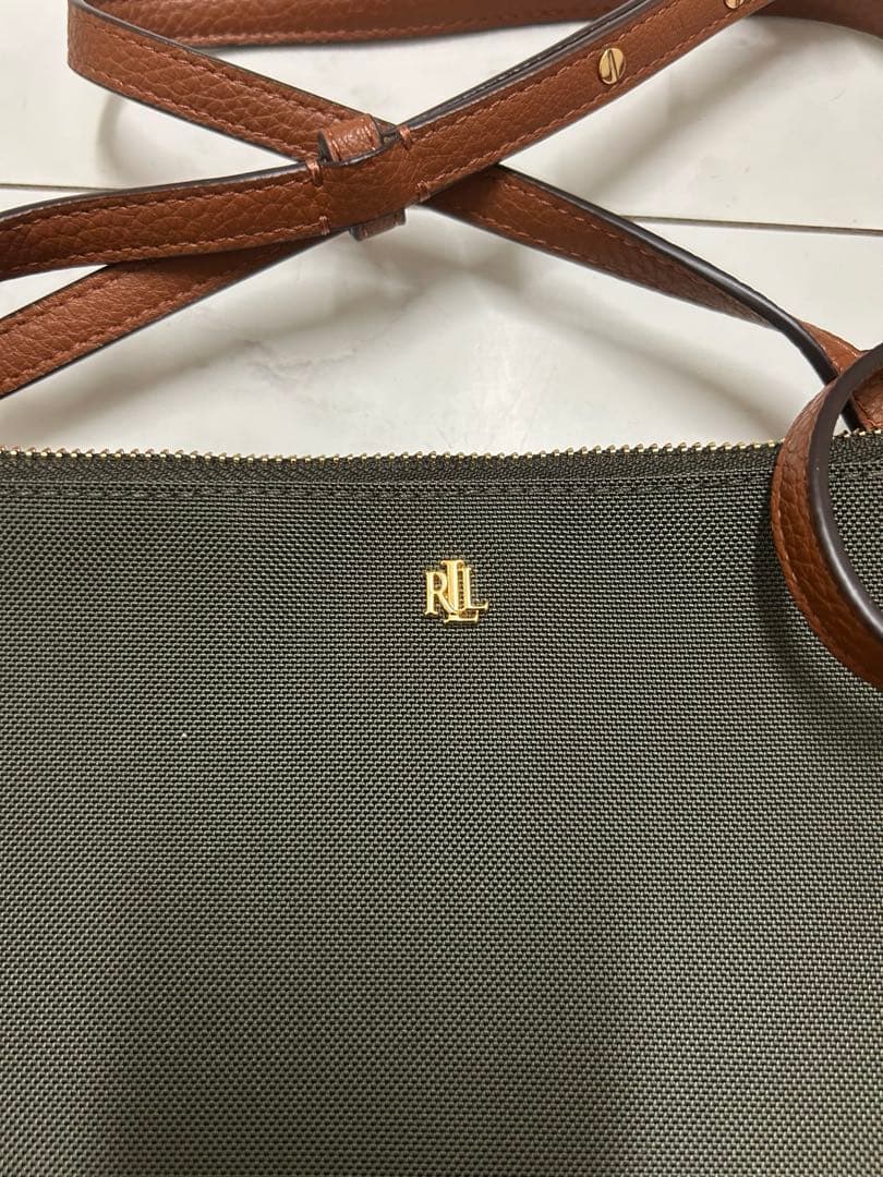 【新品・未使用】LAUREN ダークグリーンショルダーバッグ 中型