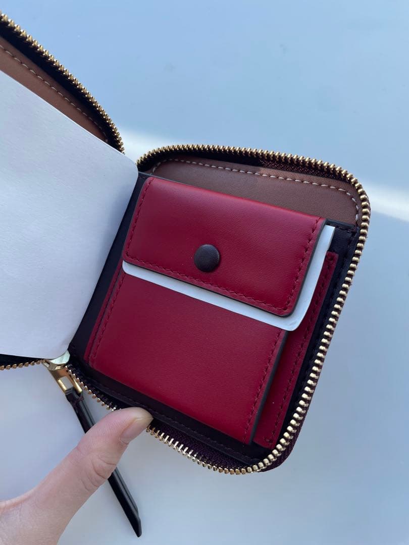 Tory Burch ケース 赤