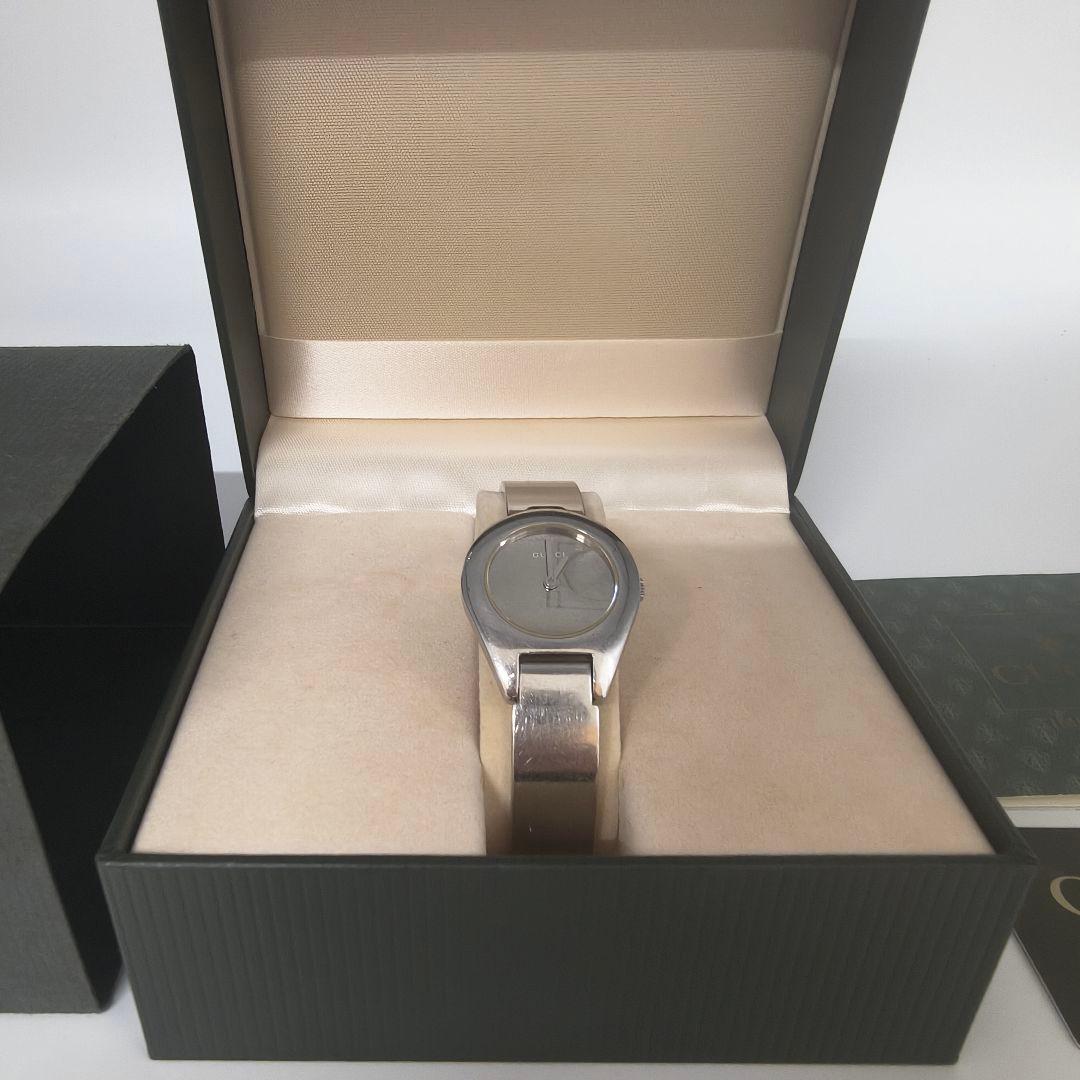 GUCCI グッチ 6700L ミラー文字盤 クオーツ バングルウォッチ　稼働品