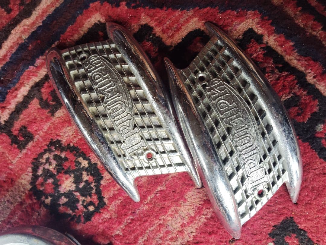 TRIUMPH エンブレム　タンク　トライアンフ