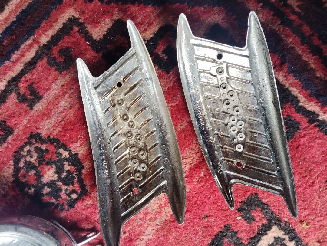 TRIUMPH エンブレム　タンク　トライアンフ