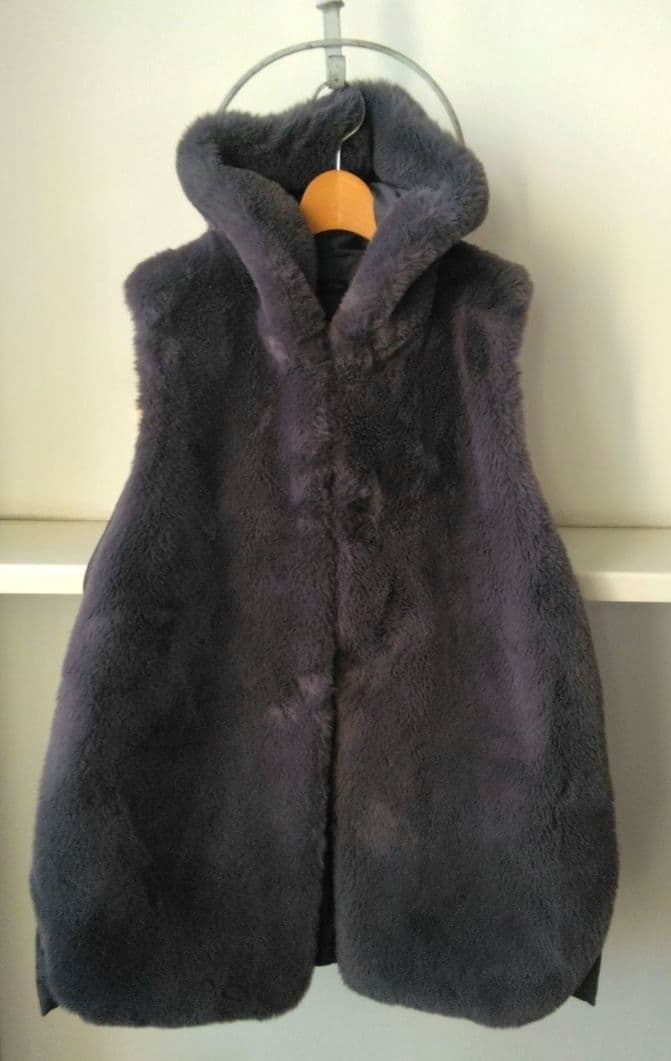 Age アーガ　エコファー　ベスト　チャコールグレー