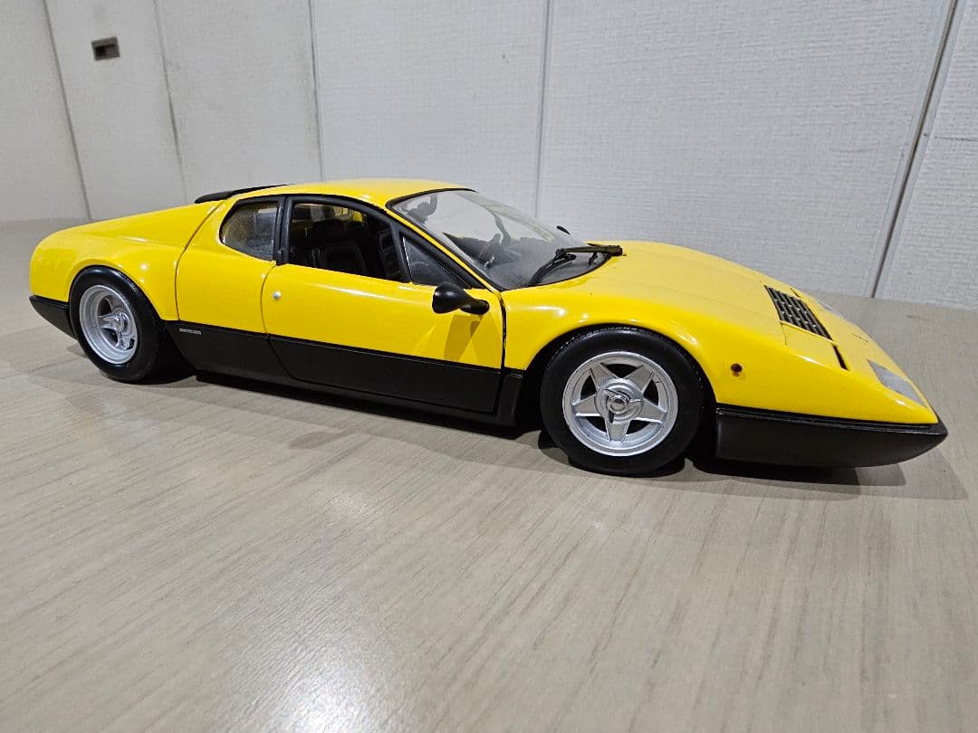 京商 1/18　FERRARI　365GT4/BB