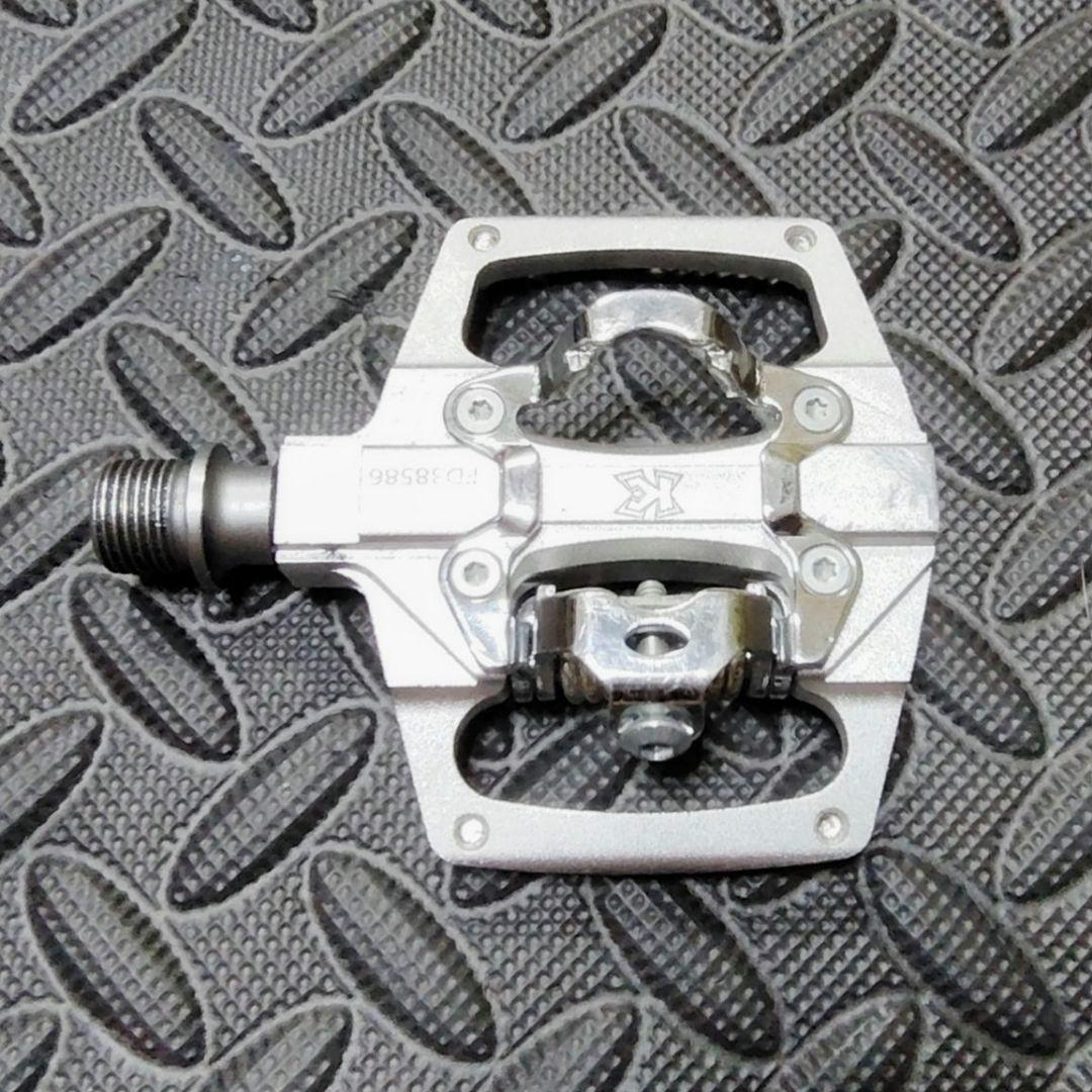 gomu様 KCNC SPDペダル+MERIDA カーボンシートポスト