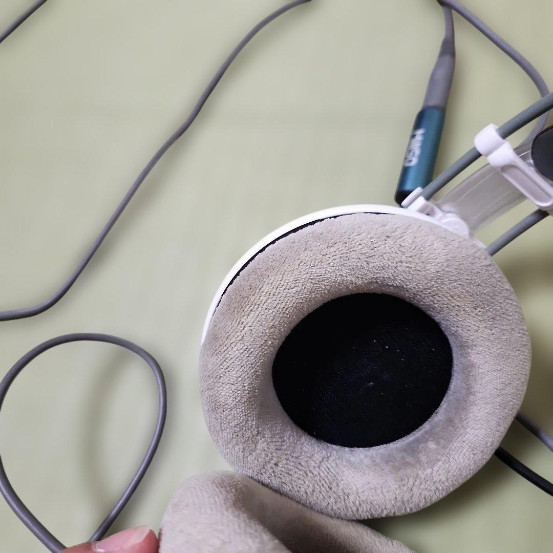 akg K701有線ヘッドホン　モニターヘッドホン