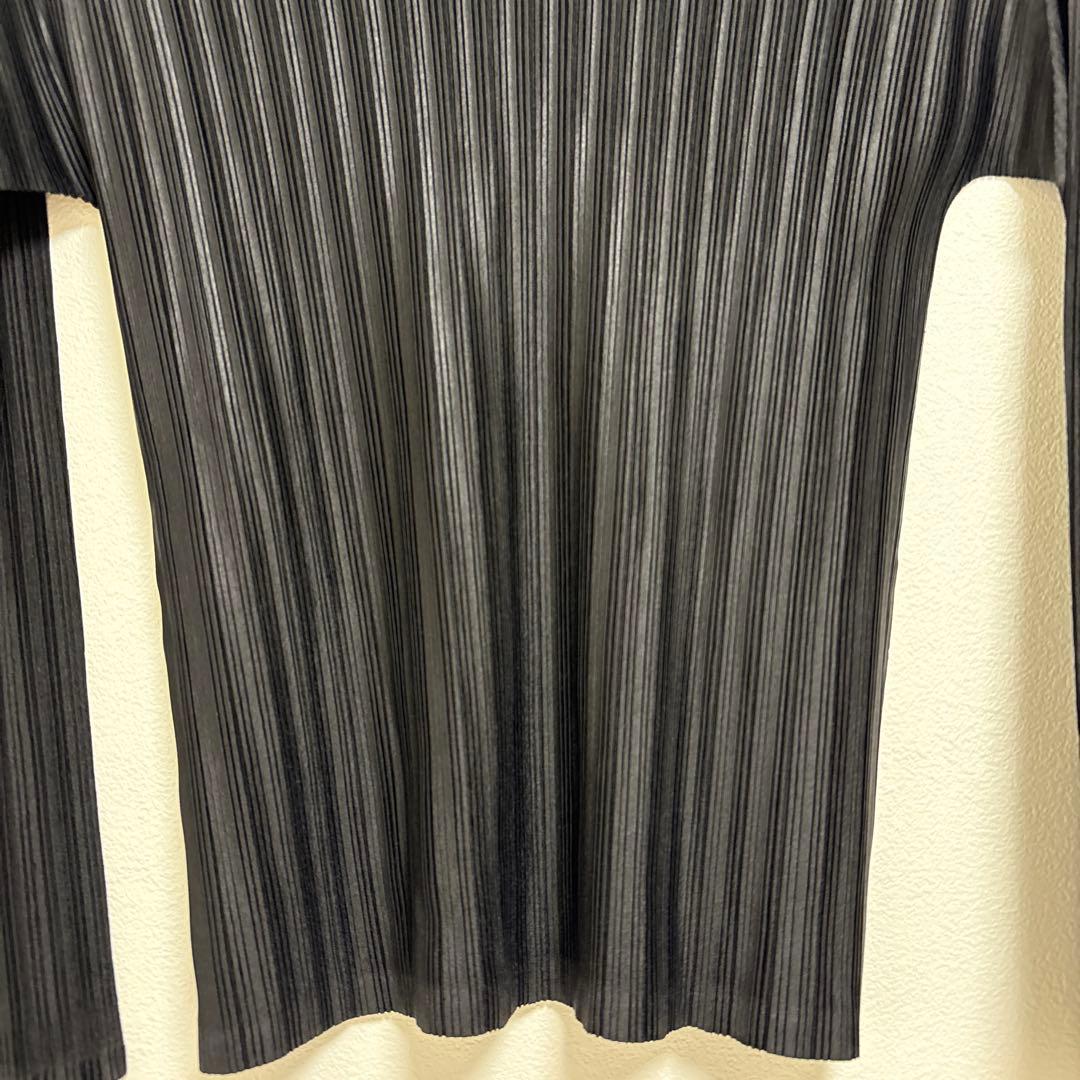 美品 イッセイミヤケ　プリーツ・プリーズ 黒 長袖カットソー