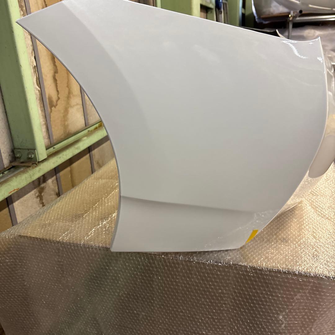 (90)30プリウス　社外リアバンパー 070