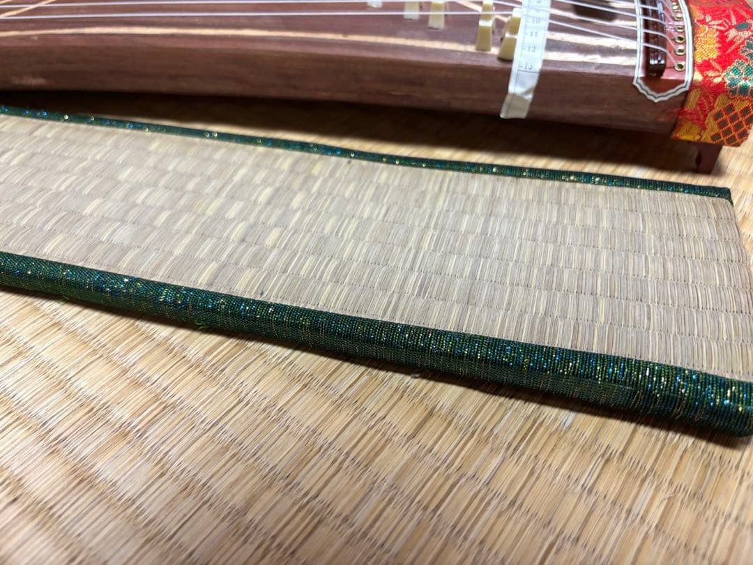 お琴の手びき ミニ琴　新品未使用　だれでも弾ける