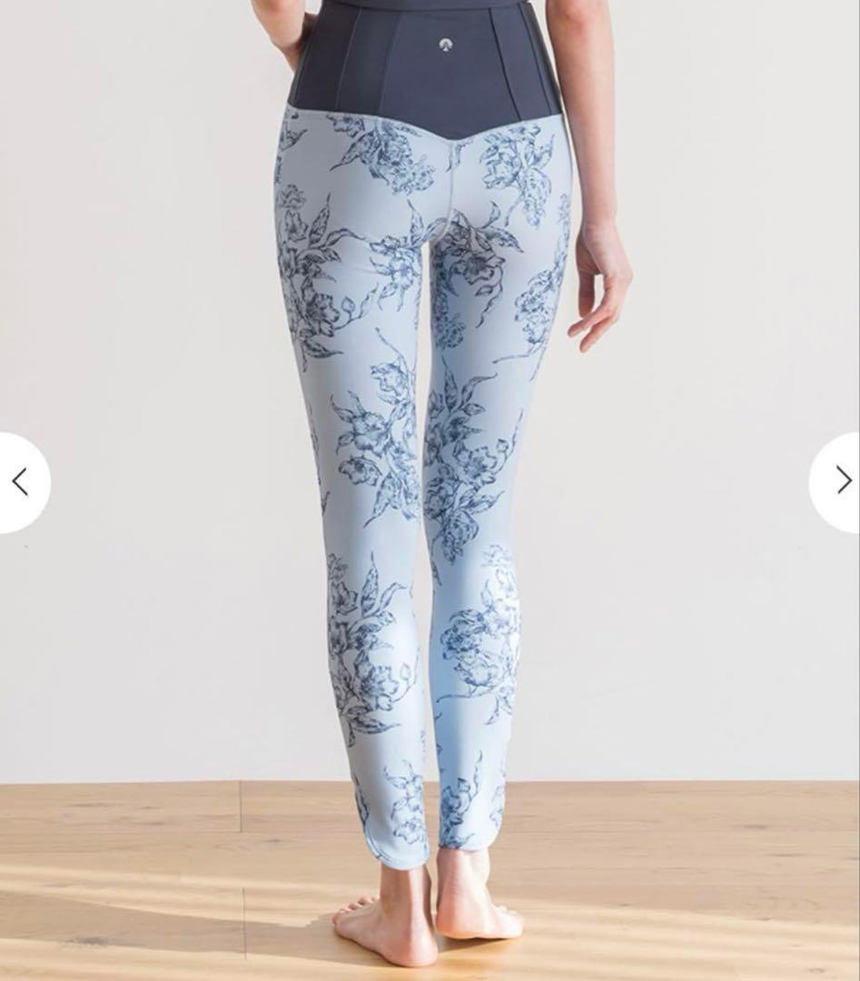 新品·未使用SUKALA アンティークプリントレギンス S スモークブルー