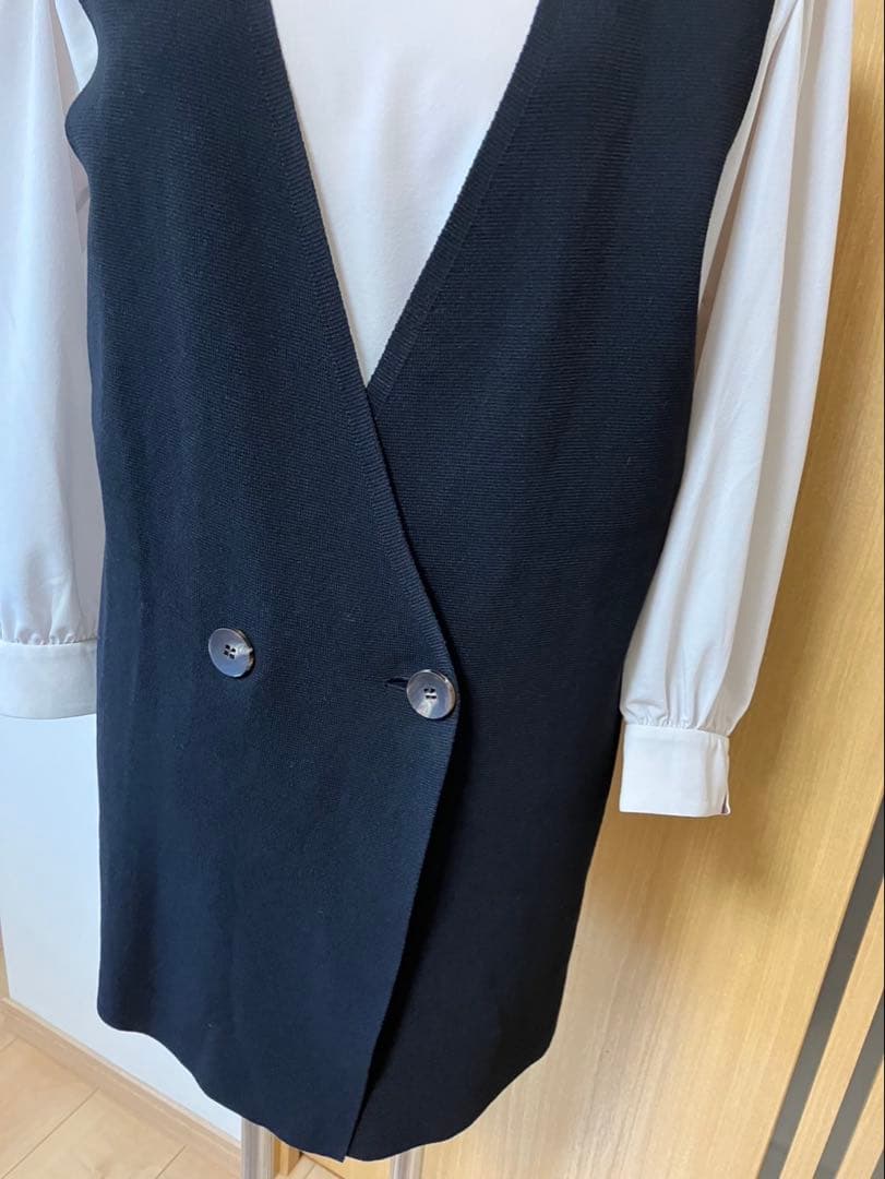 最終お値下げ エポカのジレ（黒）