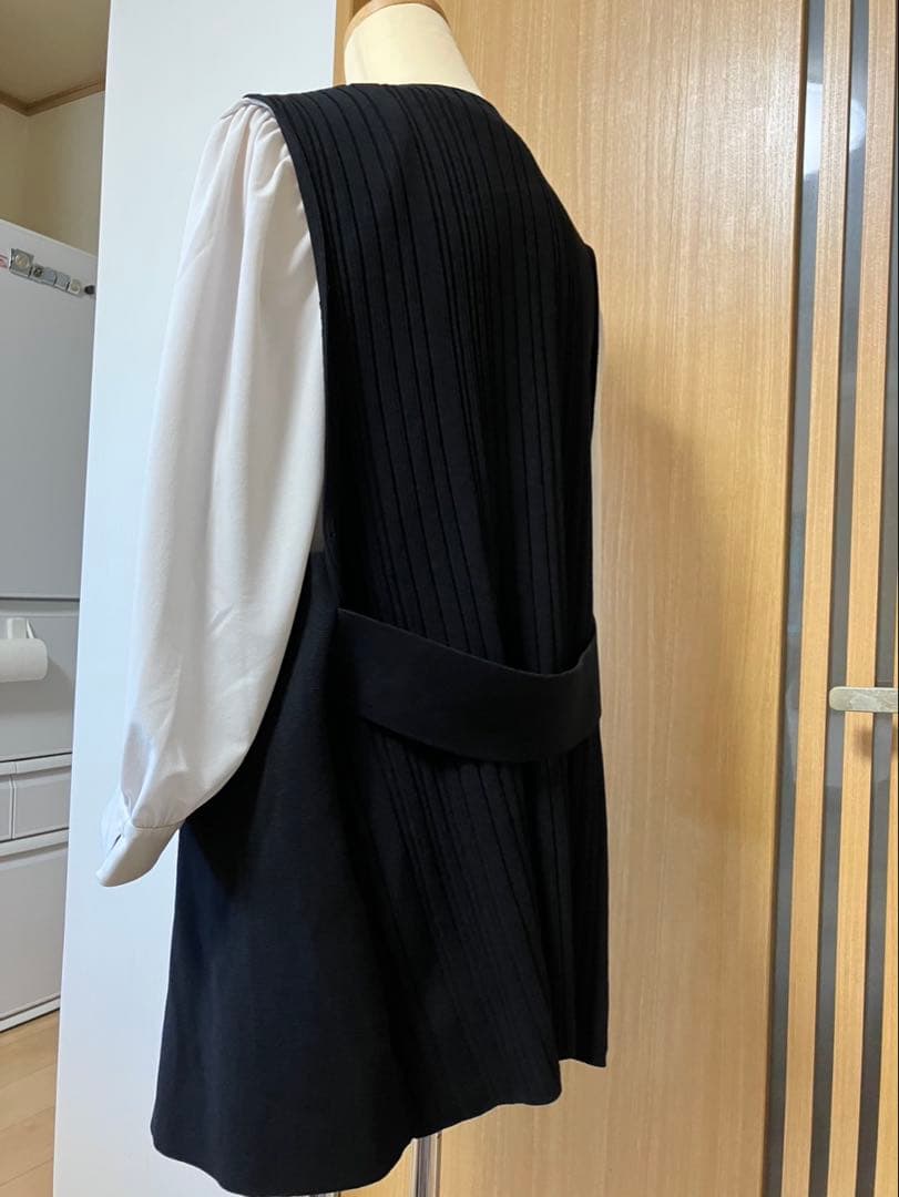 最終お値下げ エポカのジレ（黒）