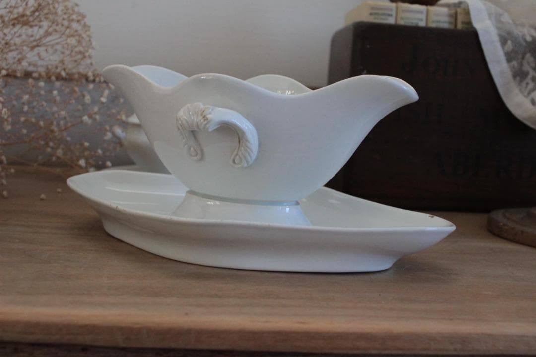 Saint-Amand【サンタマン】白のソーシエール/フランスアンティーク