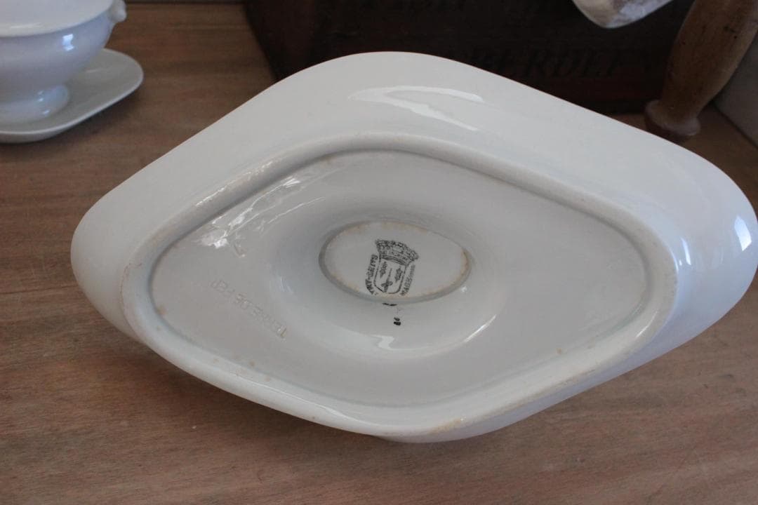 Saint-Amand【サンタマン】白のソーシエール/フランスアンティーク