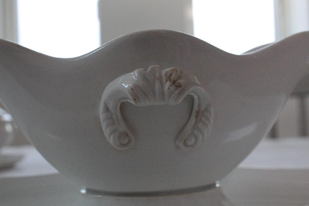 Saint-Amand【サンタマン】白のソーシエール/フランスアンティーク