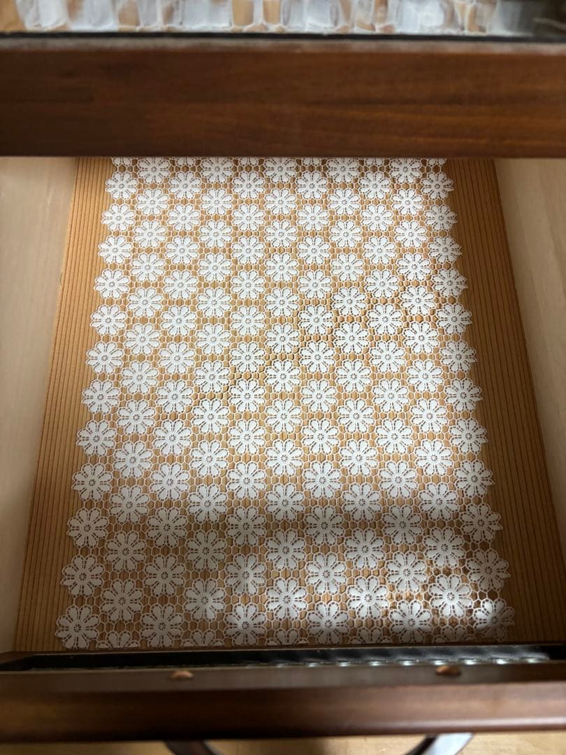 お値下げ中！！美品 チェッカーガラス　6段スリムチェスト