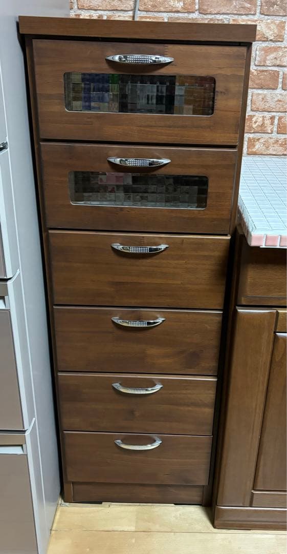 お値下げ中！！美品 チェッカーガラス　6段スリムチェスト