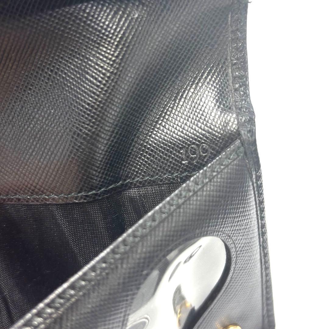 琥珀　　　　PRADA ブラックレザー 長財布　黒　プラダロゴ