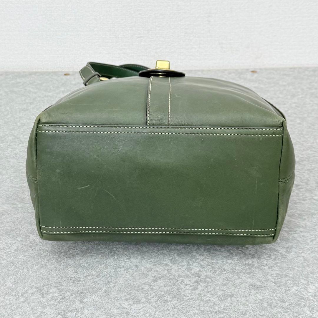 バッグ Coach Lily Legacy Turnrock Green Leather
