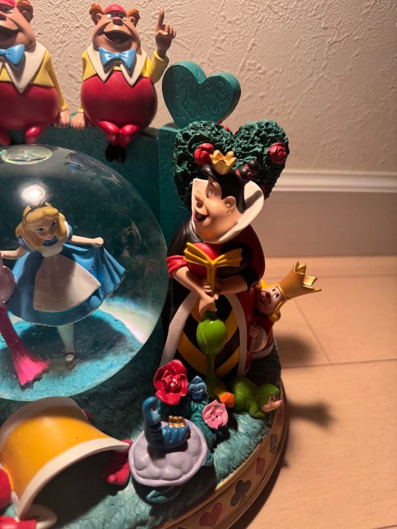 【レア★海外ディズニーストア購入品】不思議の国のアリススノードームスノーグローブ