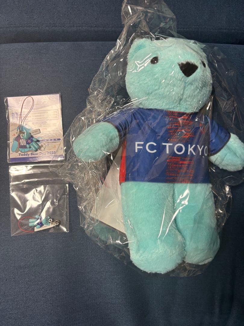 FC東京 Teddy Bear Day 400名限定 特製ベアとストラップ2個