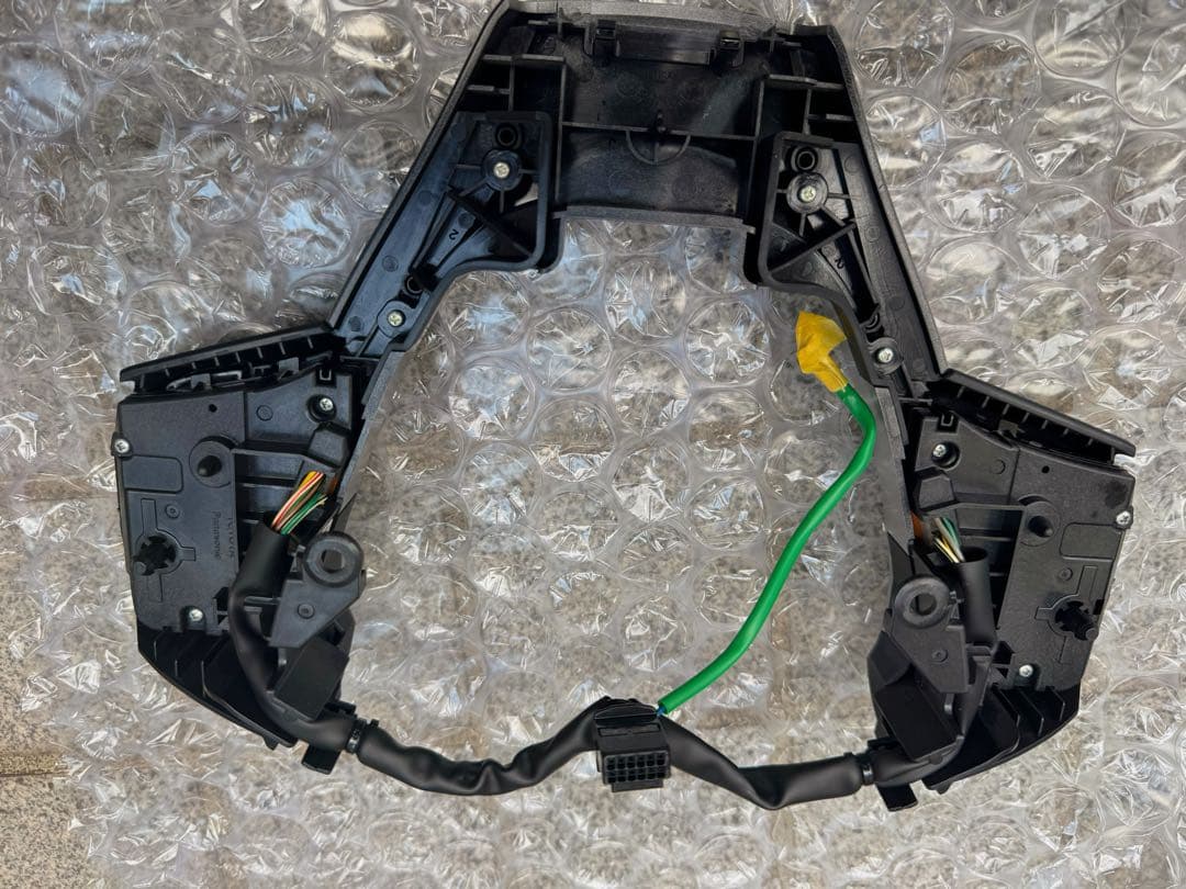 80系ノア、ヴォクシー、エスクァイア打ち替え済ステアリング左右スイッチ