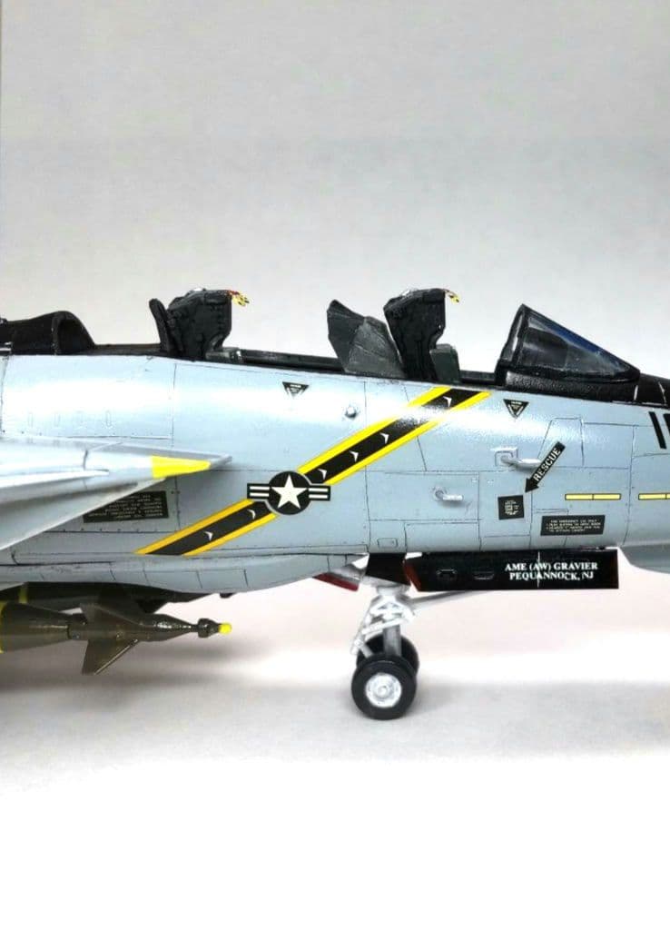 【完成品】 F-14B トムキャット ジョリー ロジャーズ 1/72