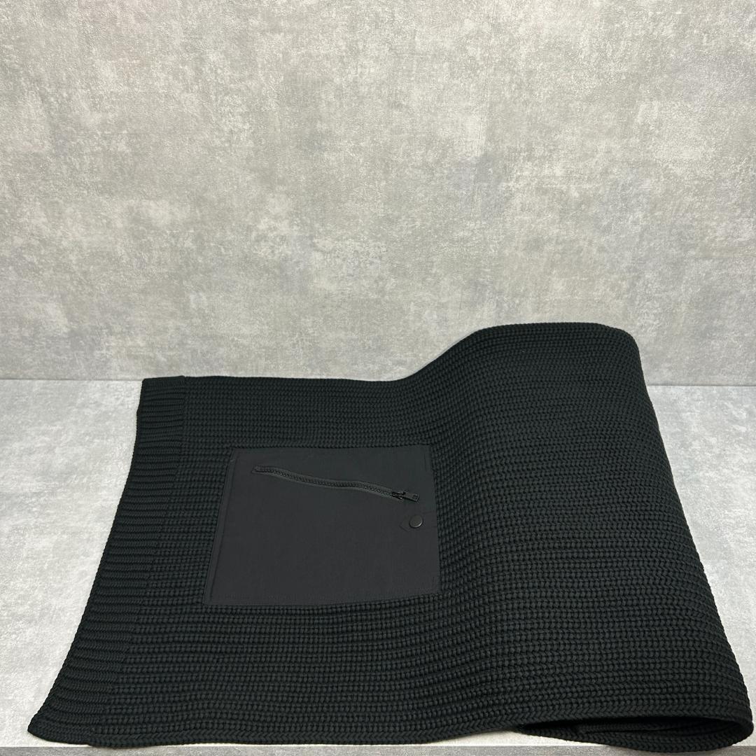 Y-3 Patch-Pocket Scarf in Black ポケット付き