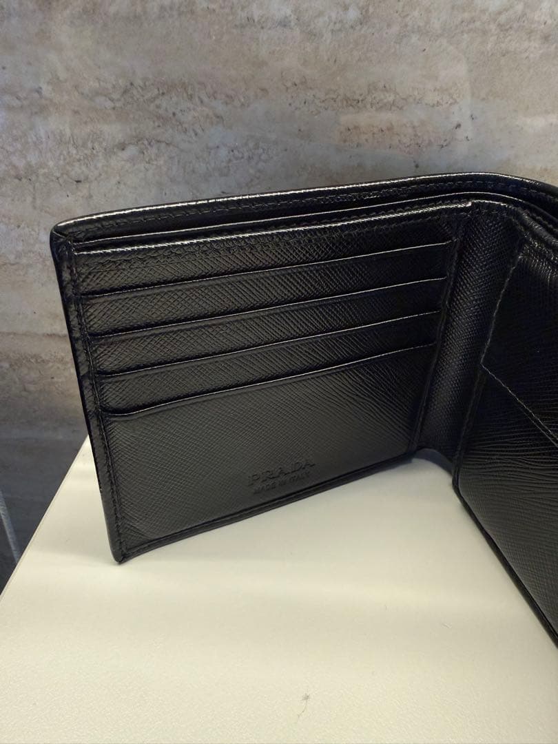 プラダ レザー 二つ折り財布