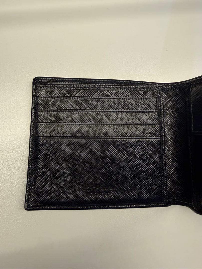 プラダ レザー 二つ折り財布