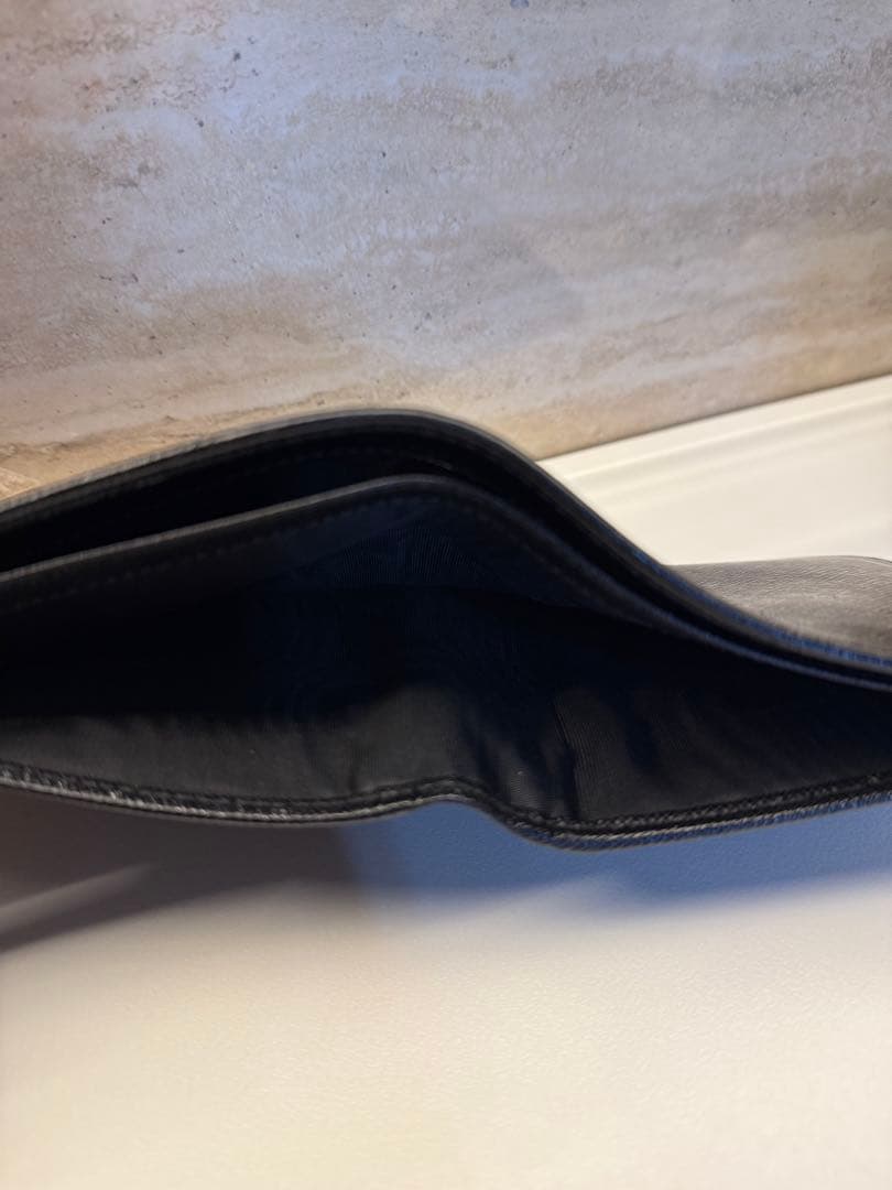 プラダ レザー 二つ折り財布