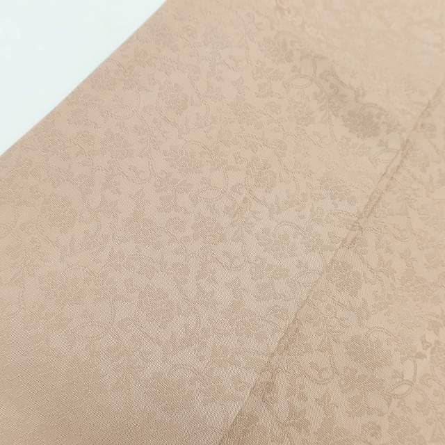 美品 正絹 着物“明るい丁子茶色に唐花の控えめな主張”色無地 U-49