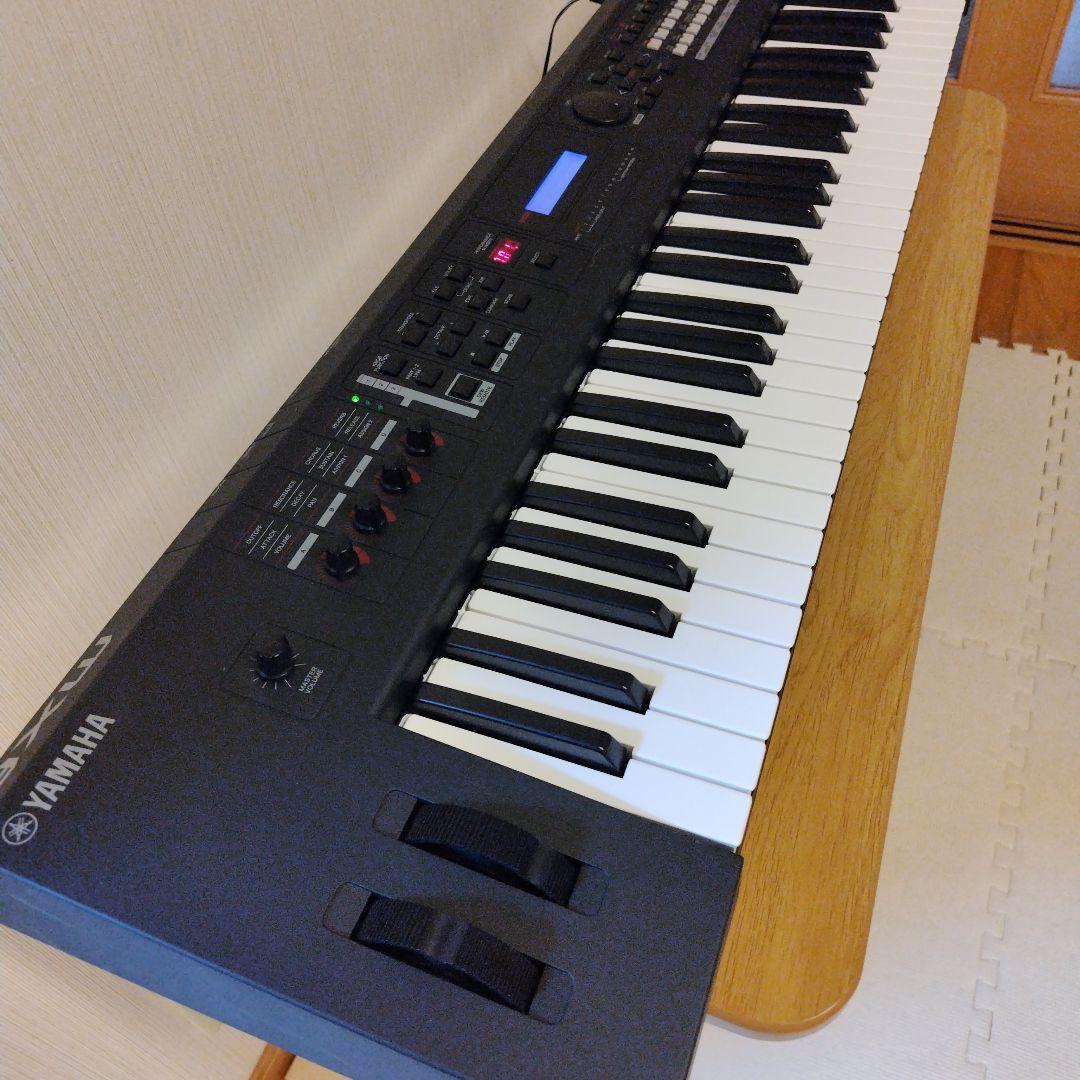 YAMAHA MX61 シンセサイザー 61鍵 専用ケース、フットスイッチ等付属