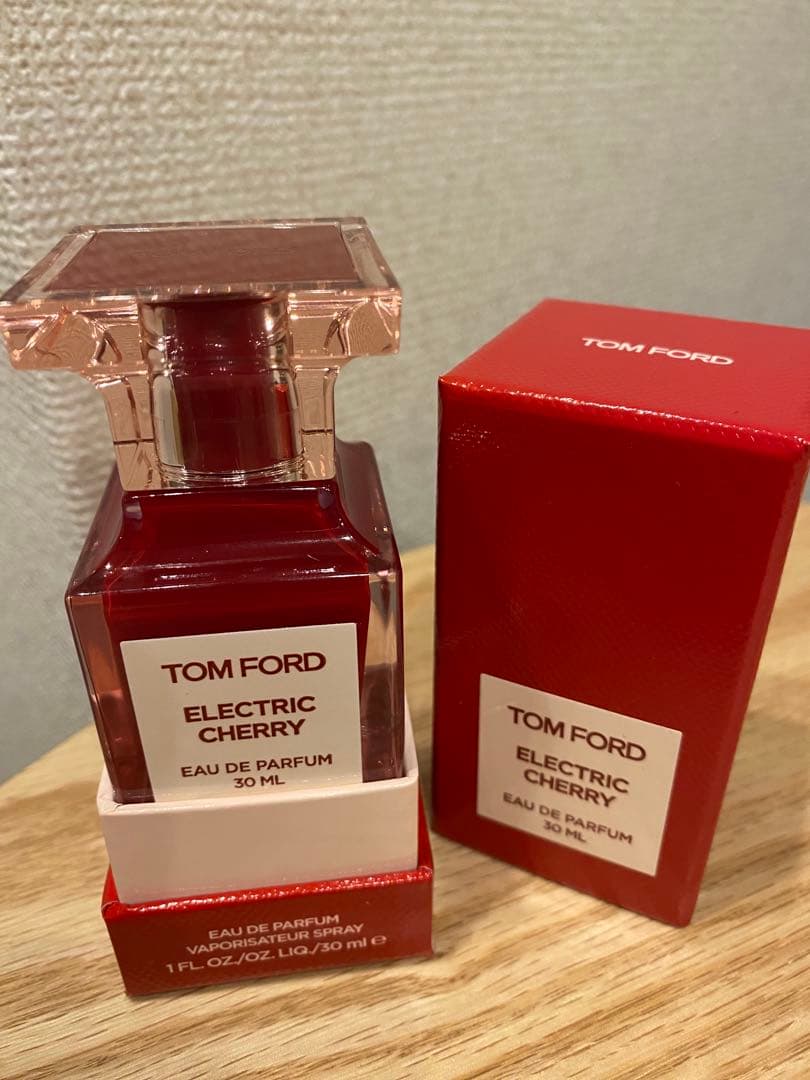 エレクトリック　チェリー　オード　パルファム　スプレィ