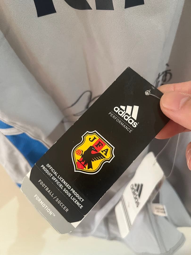 未使用　サッカー　 adidas 直筆サイン入　ウェア　ユニフォーム　中田英寿