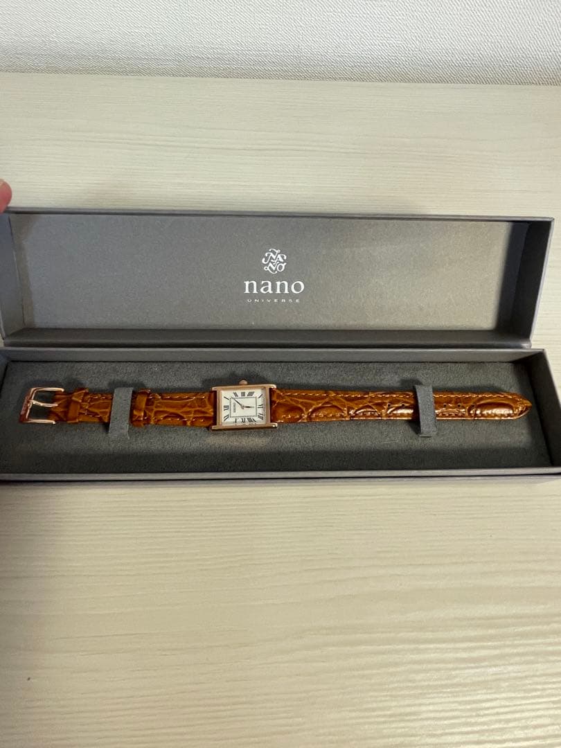 SEIKO レディース スクエア型腕時計 ホワイト文字盤 SSEH006