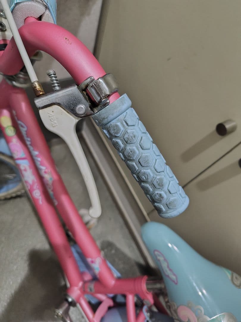 18インチ？ピンクの幼児用自転車 前カゴ付き