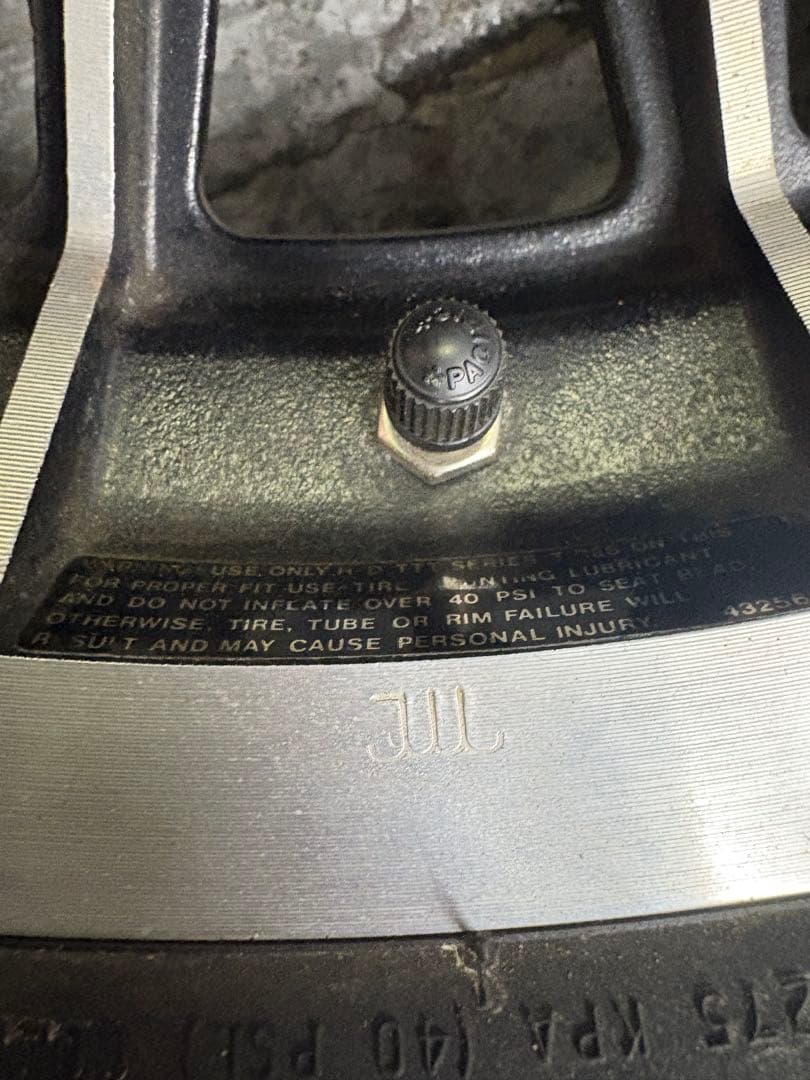 83年式FLHショベル　フロント純正ホイール