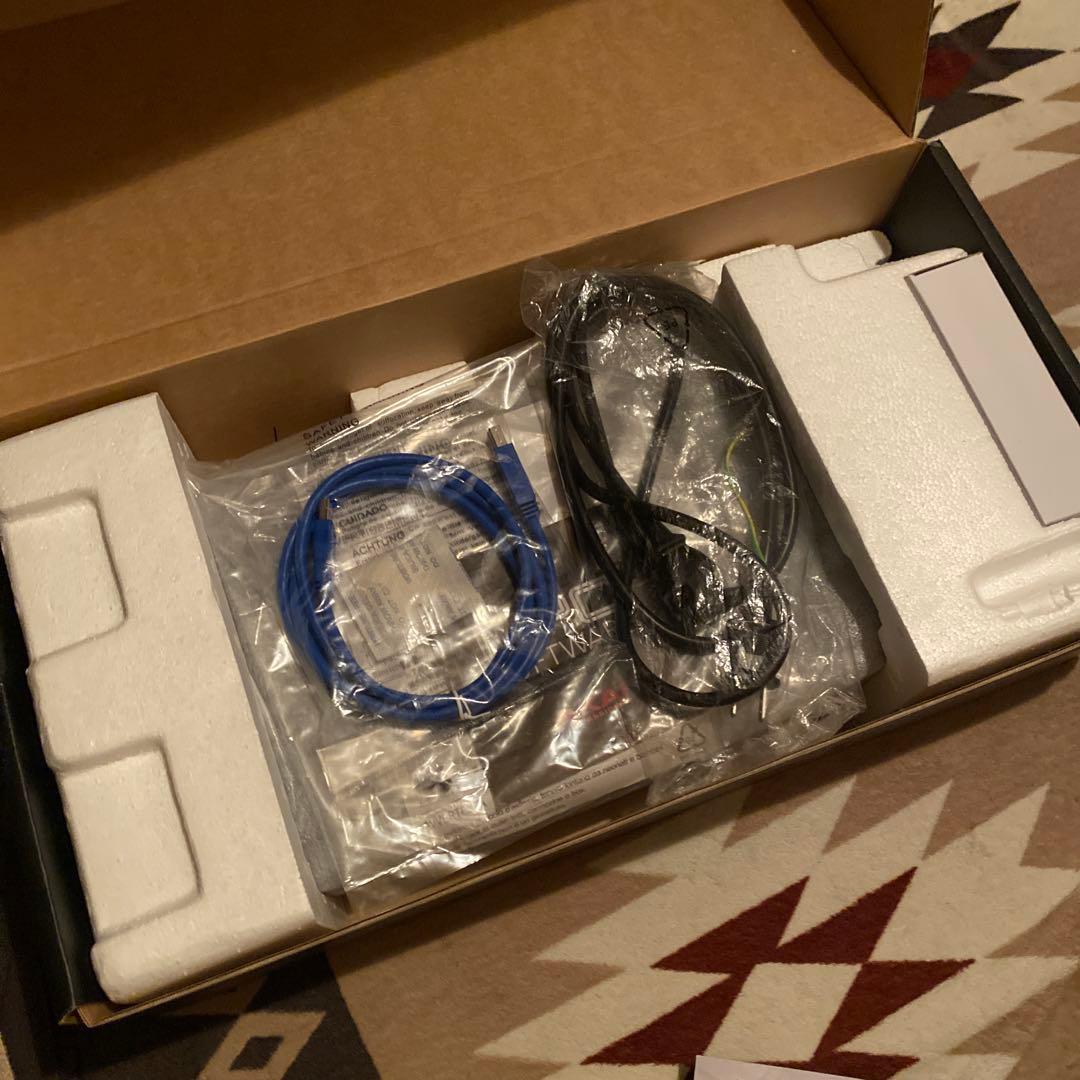 SALE中！送料無料 ドラムマシーン AKAI MPC LIVE 動作確認済