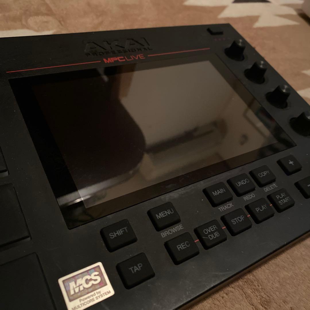 SALE中！送料無料 ドラムマシーン AKAI MPC LIVE 動作確認済