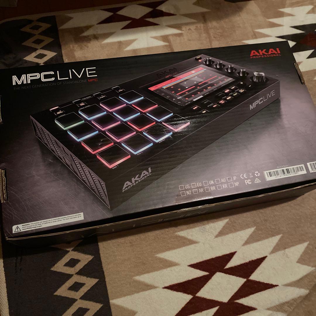 SALE中！送料無料 ドラムマシーン AKAI MPC LIVE 動作確認済