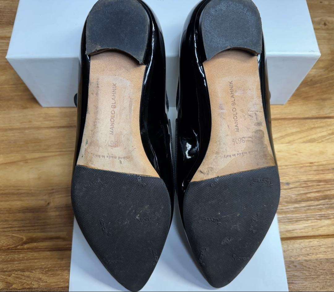 マノロブラニク エナメル フラットシューズ メリージェーン