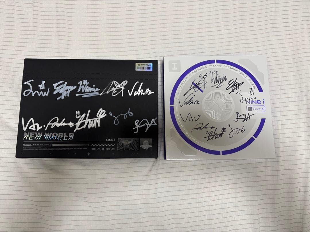 NEW WORLD、I Part 1 メンバーサイン入り