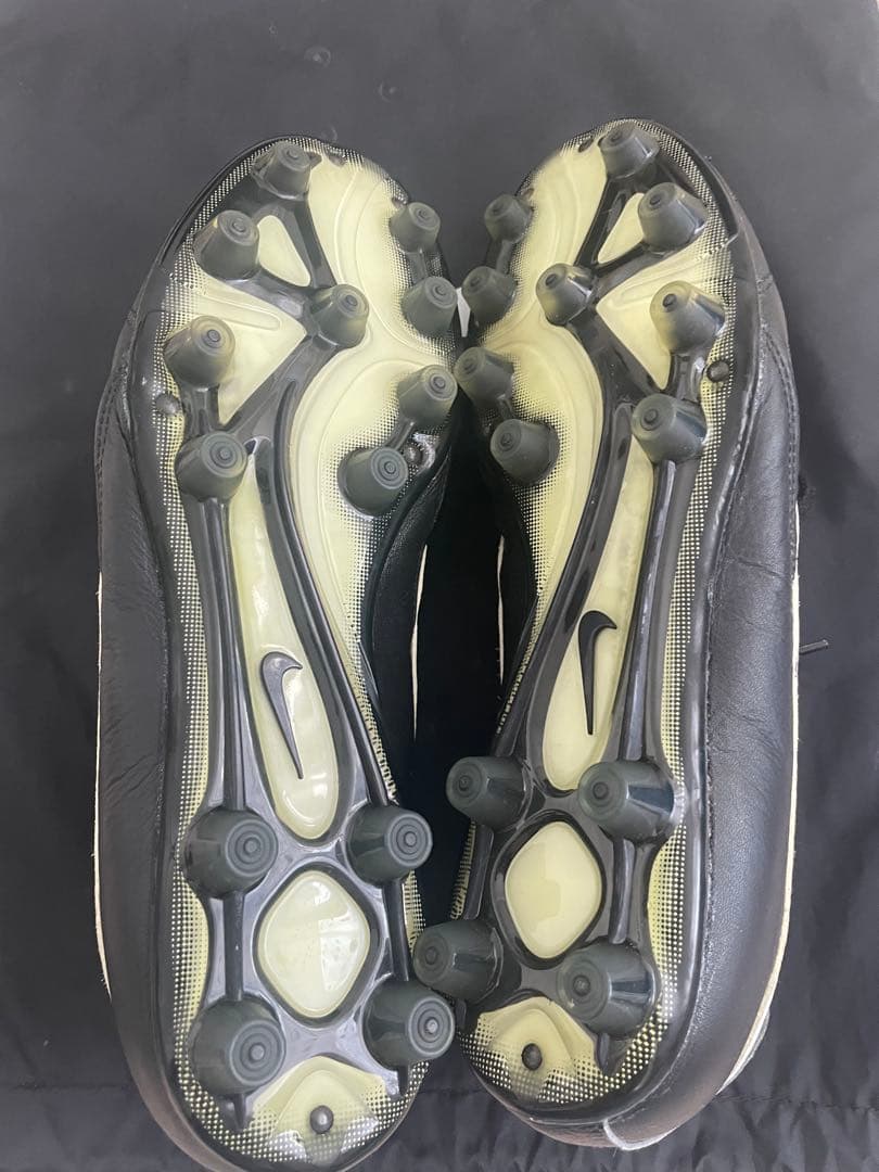 鹿島アントラーズ　本山雅志　使用スパイク　サイン