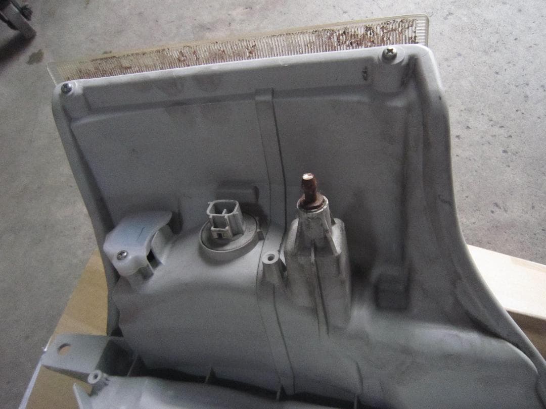 200系 ハイエース レジアスエース S-GL 後期 LED 右ヘッドライト