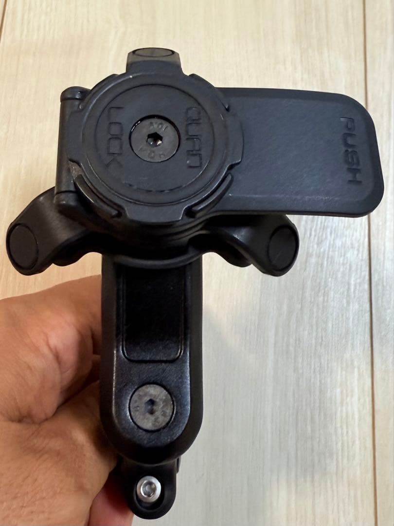 QUADLOCK PRO ＋ iPhone16プロケース　クアッドロック　プロ