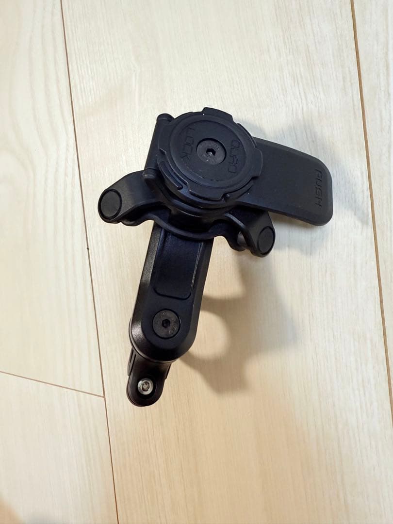 QUADLOCK PRO ＋ iPhone16プロケース　クアッドロック　プロ