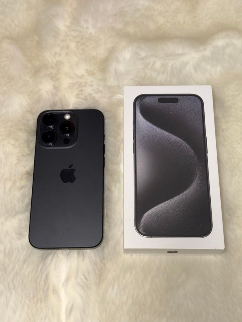 かかiPhone 15 Pro 本体 ブラックチタニウム