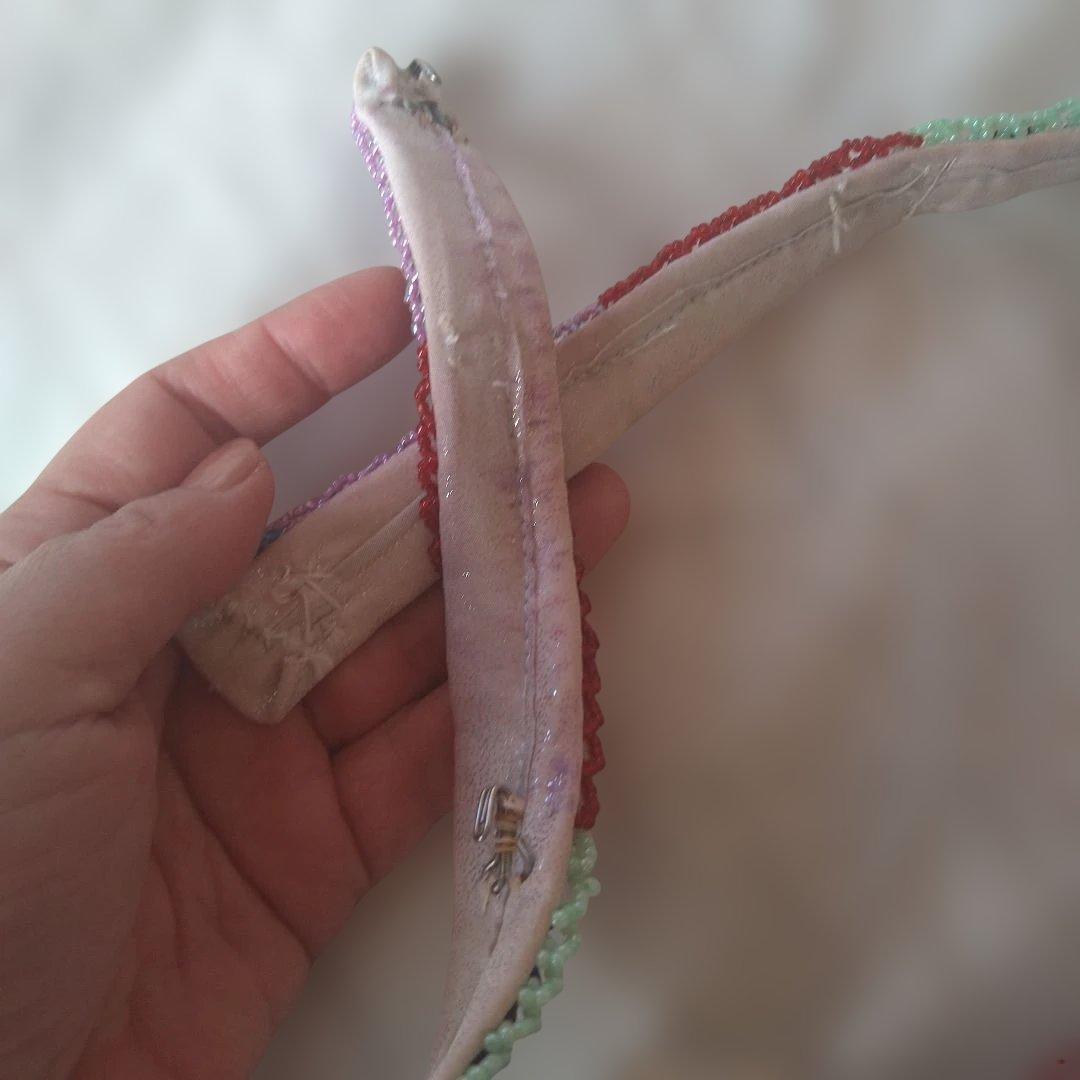 ベリーダンス衣装　中古　セット　白地に赤、青　多色ビーズ刺繍